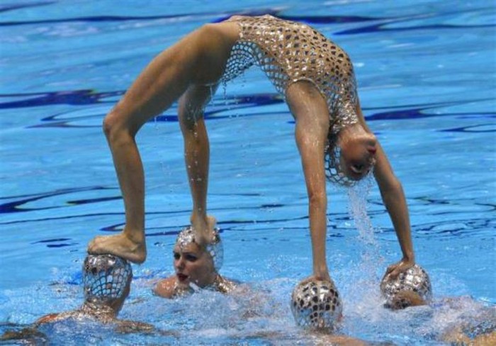 Phần biểu diễn bơi nghệ thuật của đội Tây Ban Nha.